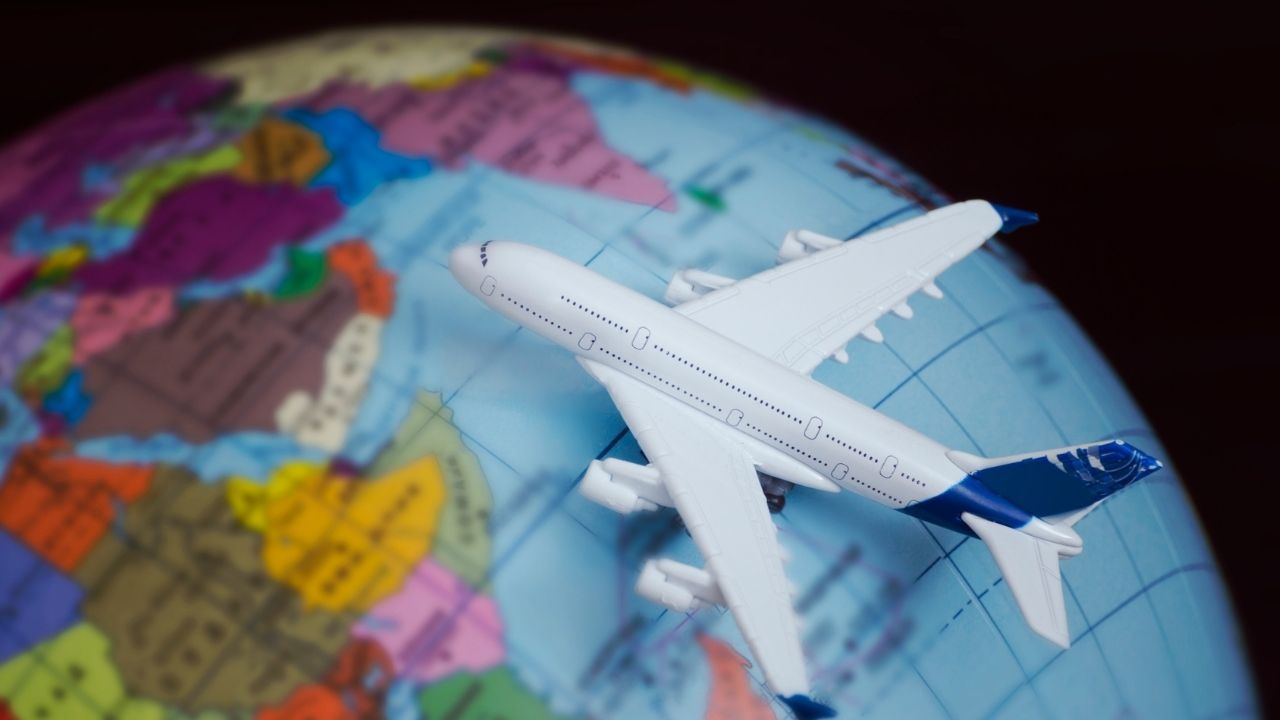 when to book flights for holidays